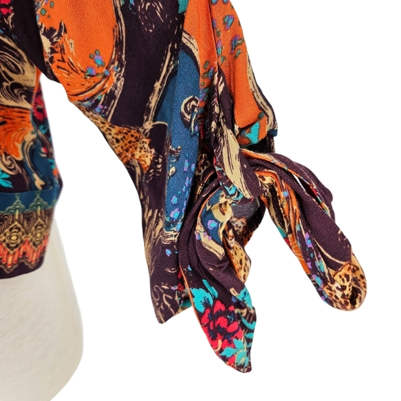 Free People Catch Me If You Can Shirt Cheetah Long Sleeve VNeck Button Top Small - Picture 7 of 10